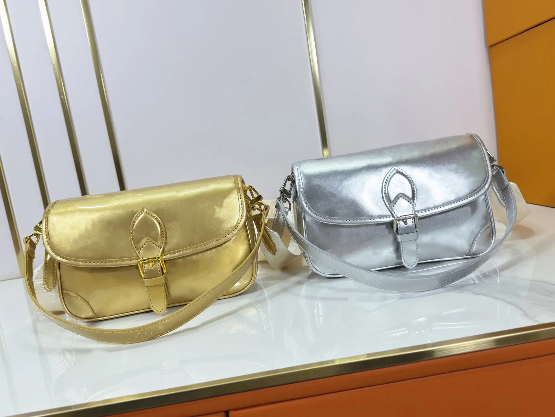 

Дизайнерская сумка 10A, легкая роскошная сумка из натуральной кожи, повседневная сумка через плечо, высококачественная винтажная сумка с большой вместимостью для женщин, 24 см.