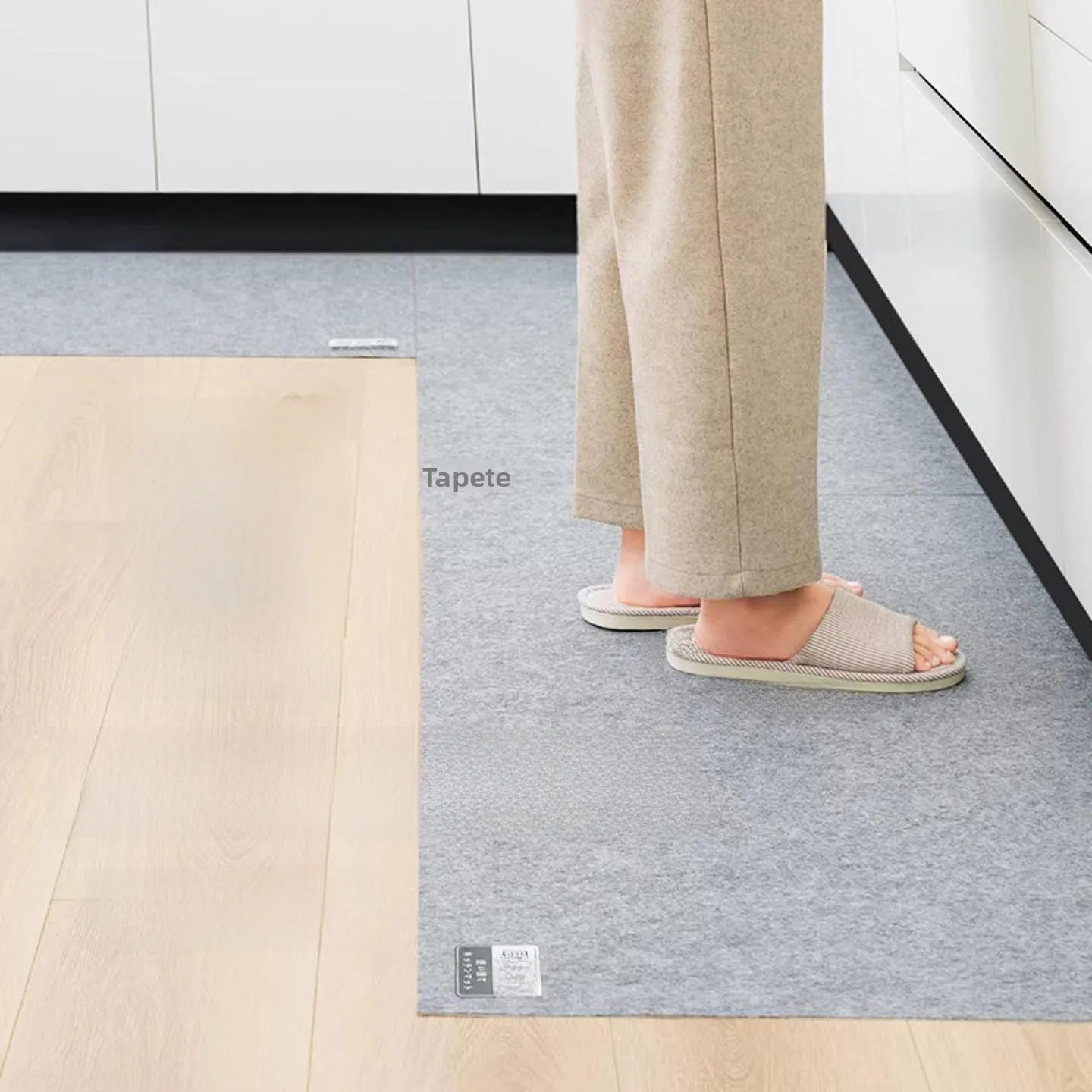 毎月使い捨てキッチンフロアマット滑り止め耐油性使い捨て汚れ防止フットパッド自己粘着カット可能モザイク
