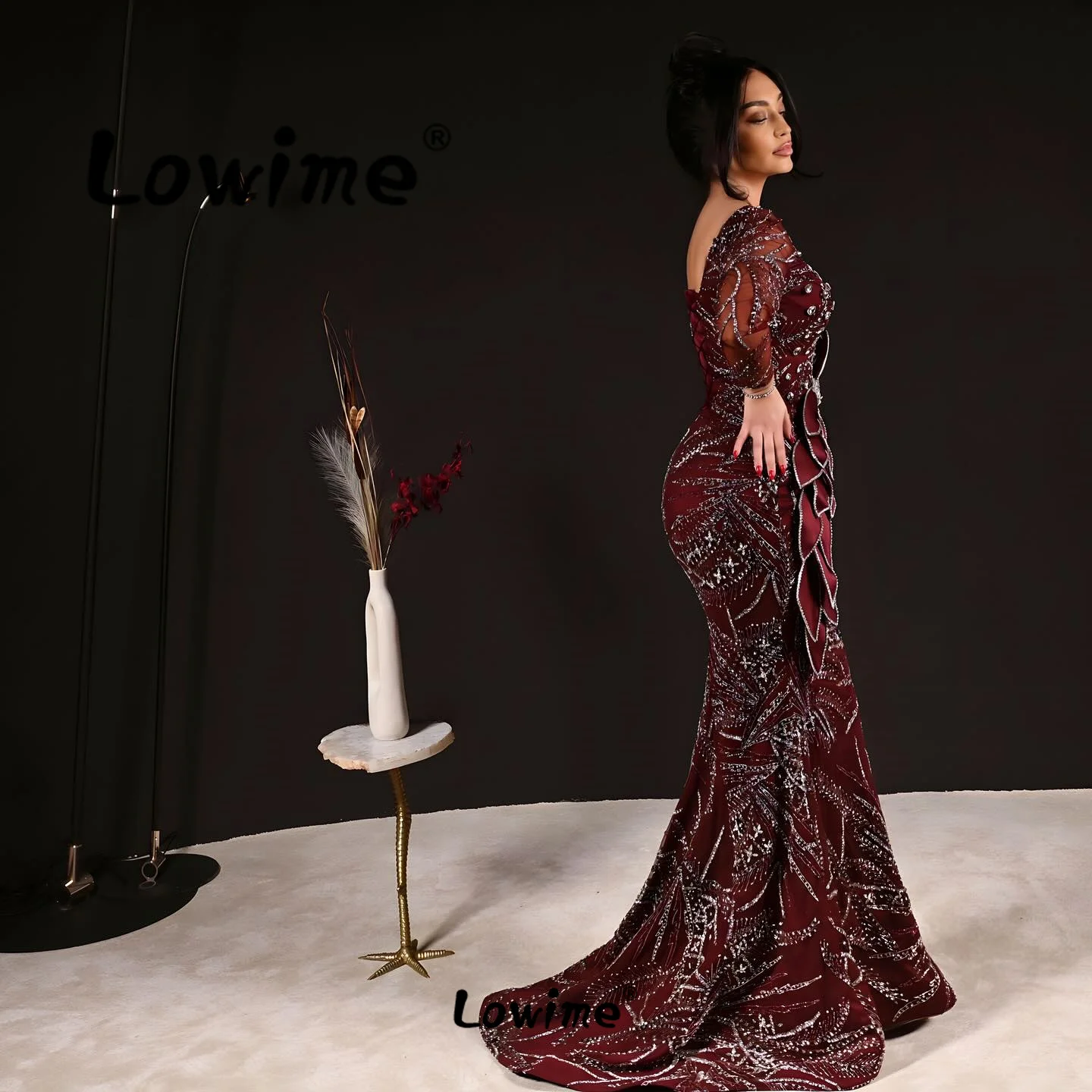 Elegant Burgundy Arabic Evening Dresses Long Sleeves V Neck Crystals Beaded Mermaid Prom Party Dress For Women Robes De Soiree