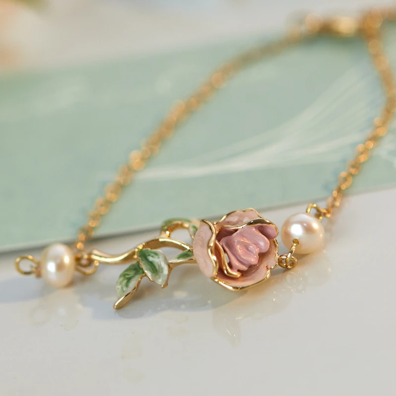 

Spring Summer Fairy Style Gentle Pink Rose Vintage Exquisite Enamel Drop Glaze Brass Chain Freshwater Pearl Bracelet for Women