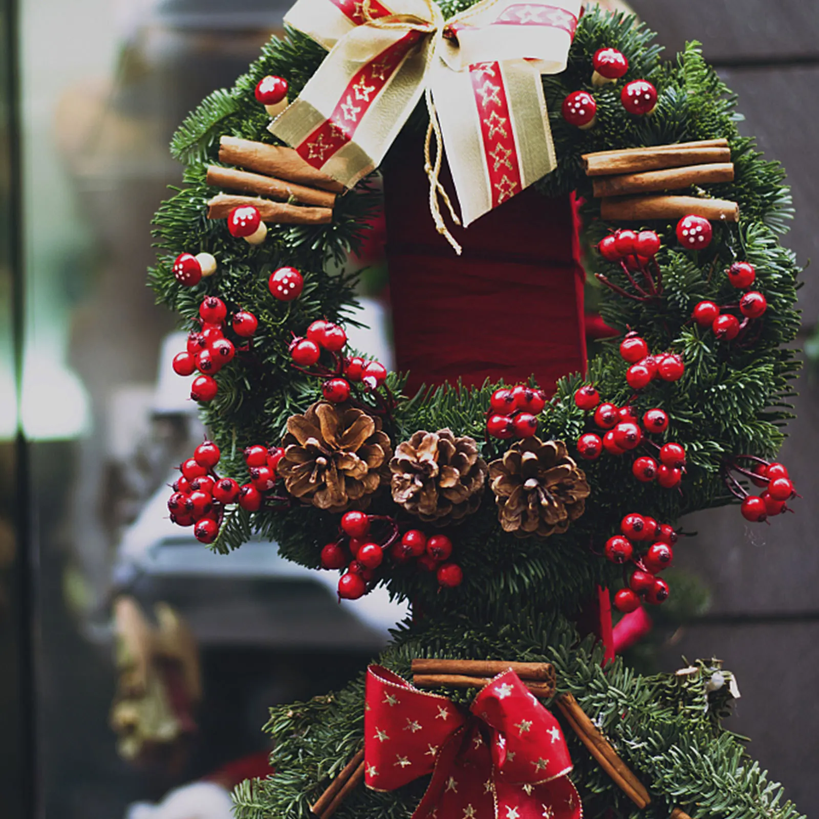 

1Pcs Simulation Red Christmas Fruit Branch Ornament Reusable Indoor Holiday Decor Artificial Red Berry for Party Wreath