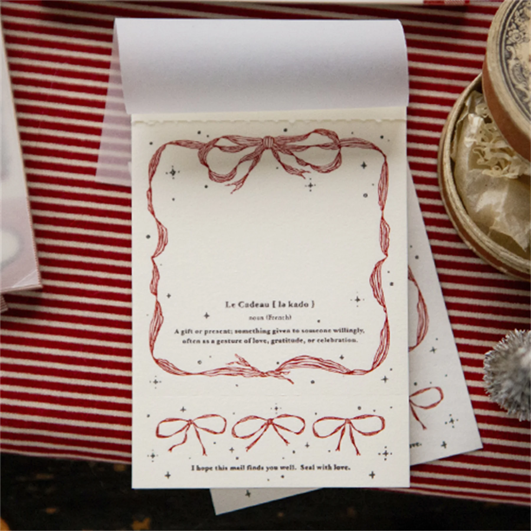Ours Studio Vinatge Strawberry Ribbon Frame Piece of Sweetness, Bloc de Notas con Impresión Tipográfica, Decoración para Manualidades, Scrapbooking y Creación de Tarjetas