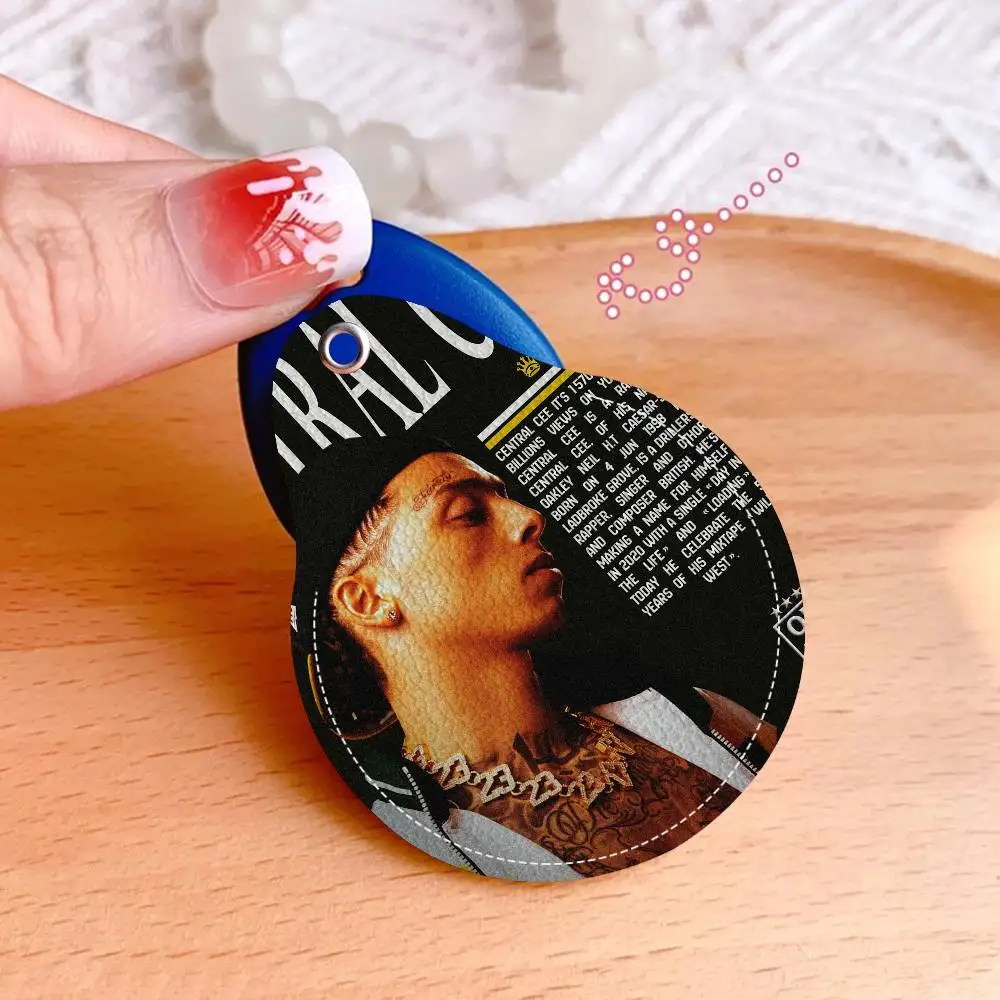 حامل بطاقة الوصول الجلدي من Singer Central Cee، سلسلة مفاتيح قطرة الماء، غطاء حماية لبطاقة الحافلة