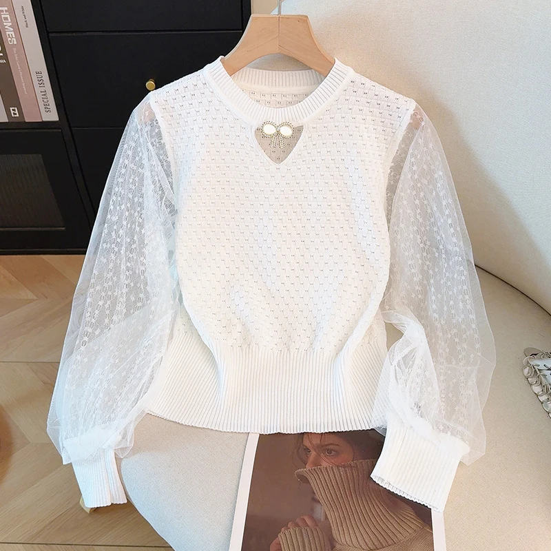 

Эластичная белая трикотажная женская блузка с сетчатыми вставками и вышивкой бисером, весна 2026, новая элегантная модная повседневная блузка-топ