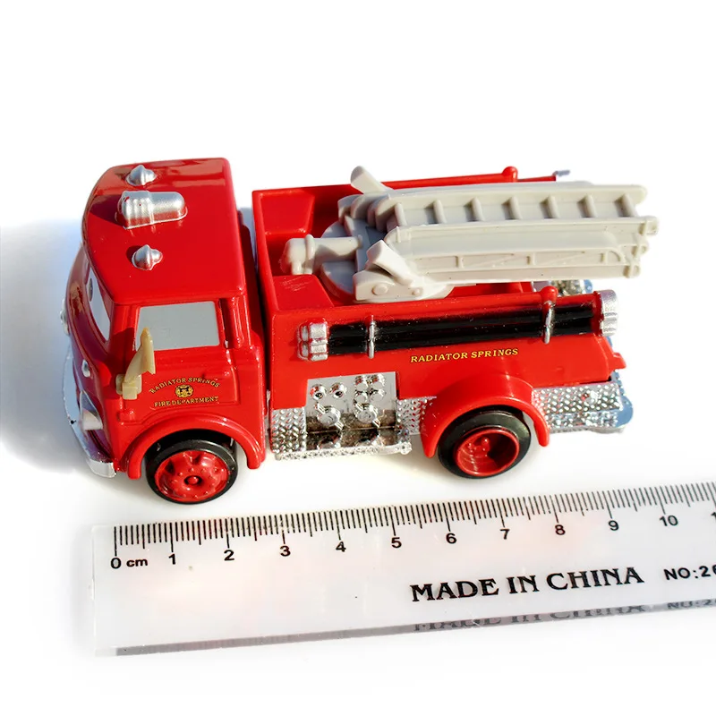 Disney carros 2 liga pequeno motor de bombeiros vermelho modelo de carro de brinquedo das crianças carros de corrida de liga presentes divertidos das crianças