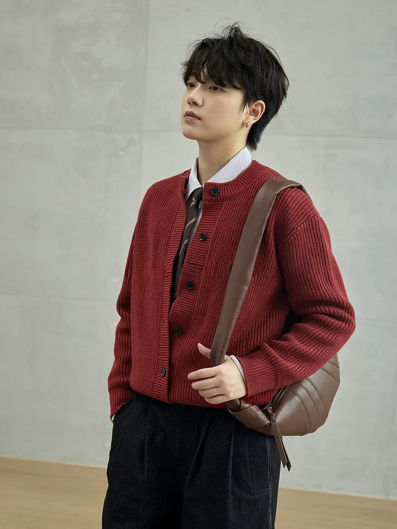 

Женский свитер-кардиган Hier Thiened Corn Hole Classic Red Aosphere из трикотажа, прямого кроя, нейтрального цвета, стандартный размер