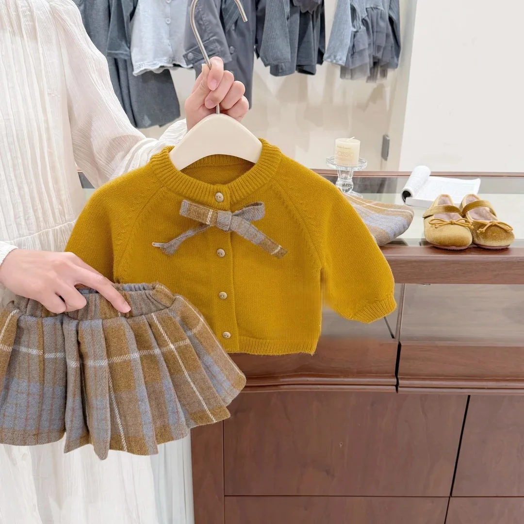 

Girls' Bow Princess Autumn Winter Set Sweater Cardigan Coat Plaid Pleated Skirt Two-Piece Outfit with Hat Included