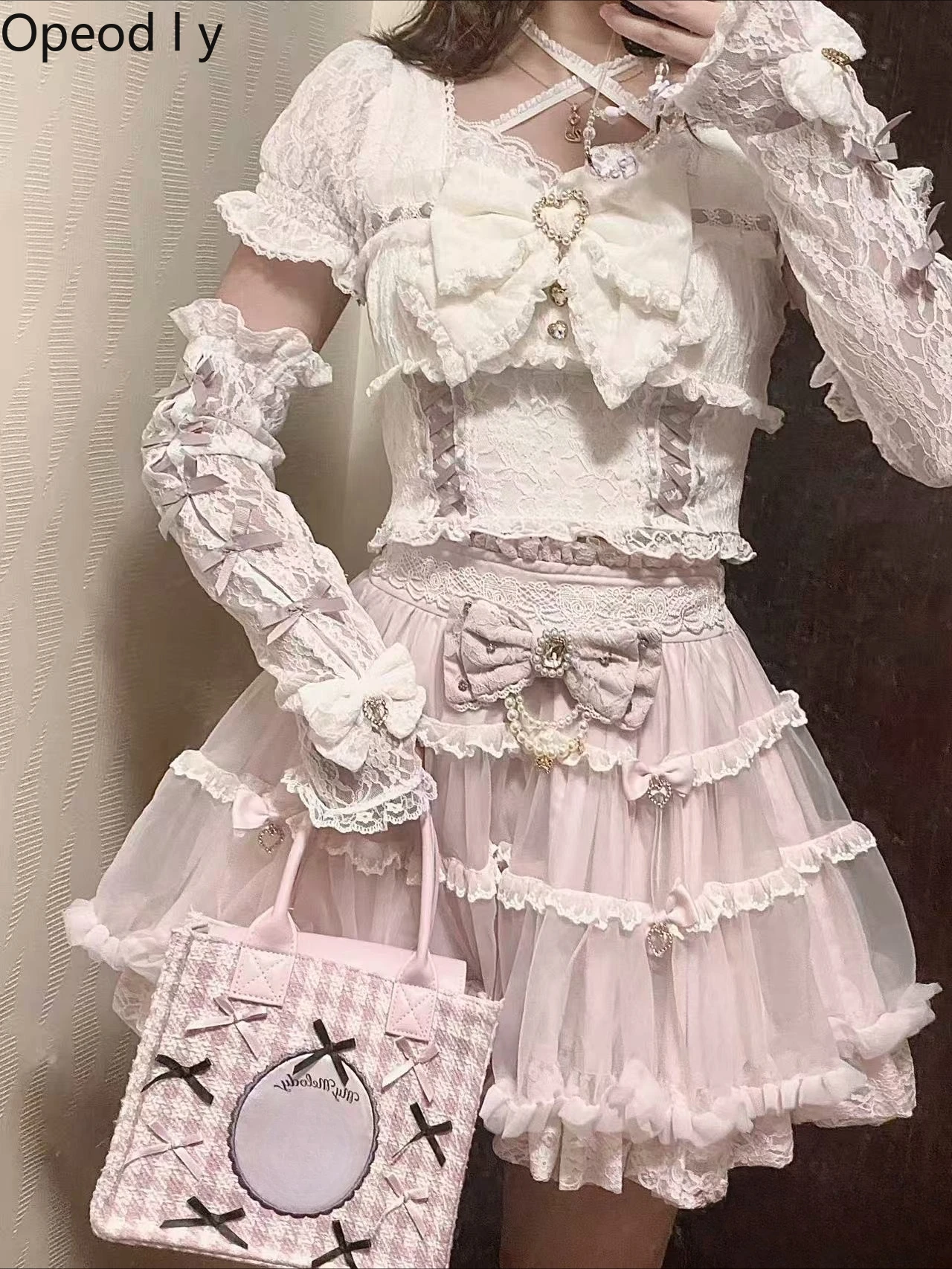 

Новая японская блузка в стиле Лолита: милая рубашка для девочек на весну-лето с объемными рукавами, кружевными вставками и бантом, в стиле принцессы