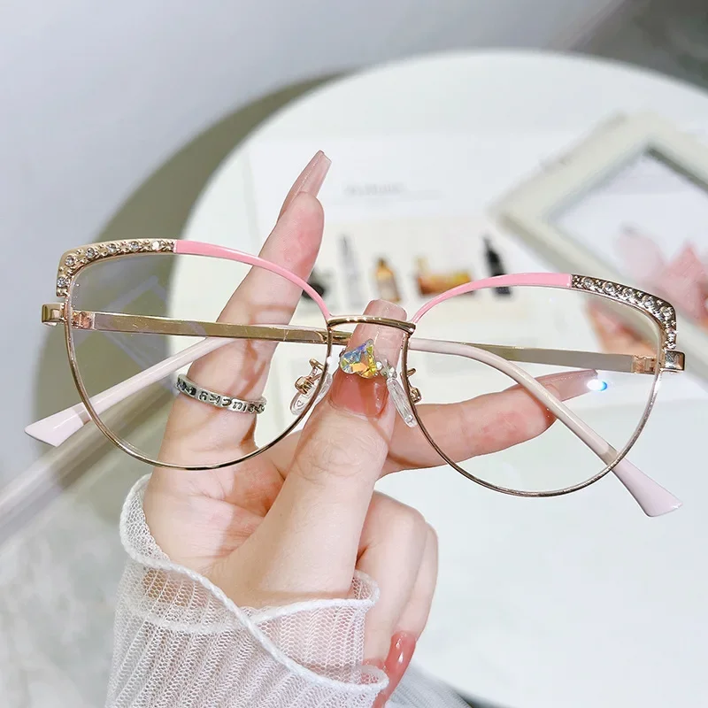 New Cat Eye Diamond Metal Glasses Frame Myopia Frames Optical Eye Glasses Fashionable and Elegant Anti Blue Light Flat Glasses