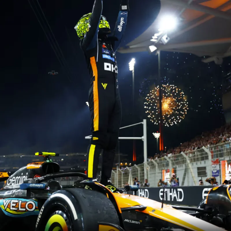 [prevendita]-minichamps-1-64-2025-f1-mcl39-lnorris-abu-dhabi-gp-con-statuetta-e-2-pitboard-533258704-modellino-di-auto-pressofuso