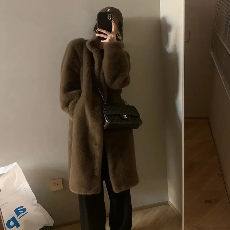 2026 New Winter Women's Stand-up Collar Faux Fur Coat Integrated Thicken Fluffy Fox Imitation Mink Velvet Coat