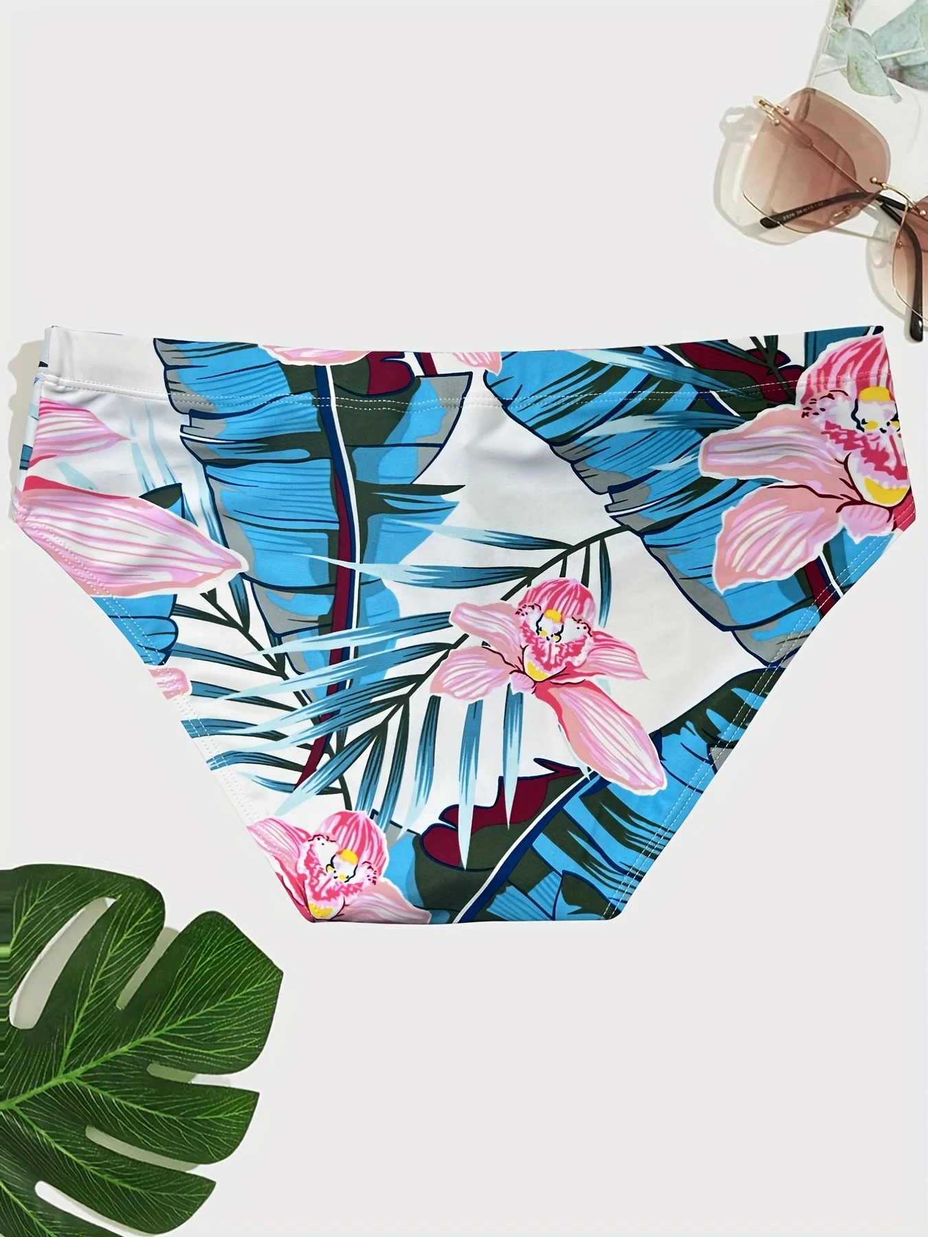 Men's Triangle Anti-Embarrassment Professional Racing Large Size Quick-Drying Resistance Swimming Flower Swimming Trunks