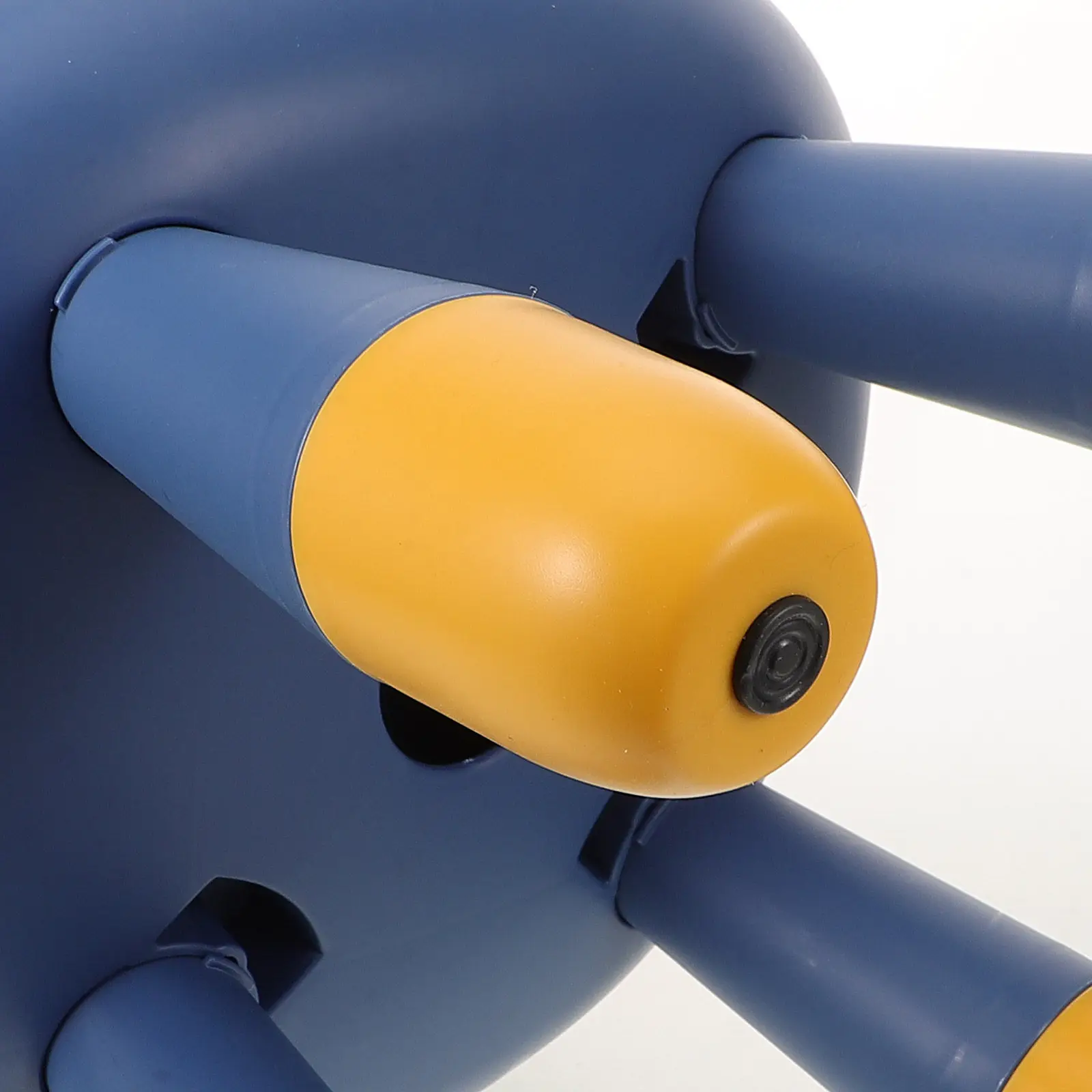 chaise-de-dessin-anime-avec-dossier-chaise-en-plastique-legere-pour-la-maternelle-la-chambre-a-coucher-la-salle-de-jeux-bords-arrondis-securises