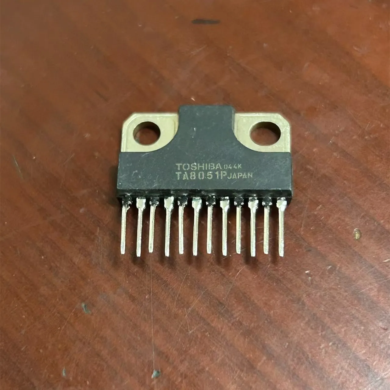 TA8051P ไอซีใหม่ที่เป็นต้นฉบับ