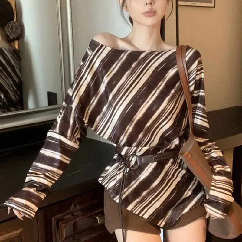 ألوان متباينة بلوفرات مخططة عتيقة للخريف ملابس نسائية برقبة مائلة هالة وشاحات أنيقة غير منتظمة تي شيرت #2