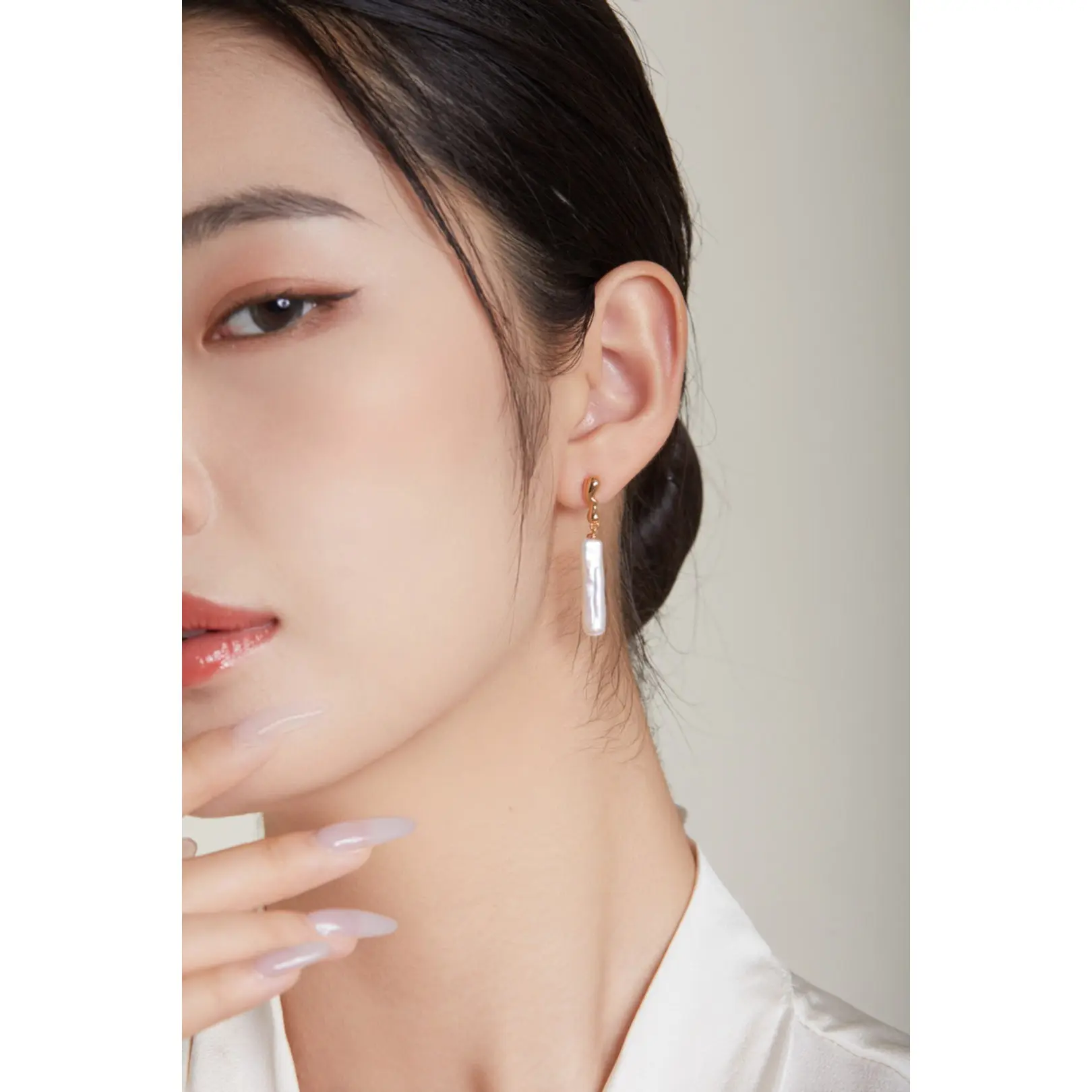 pendientes-largos-elegantes-con-perlas-para-mujer-diseno-simple-joyeria-de-moda-de-lujo-adornos-para-las-orejas-ligeros