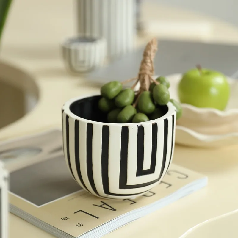 Ceramic Nordic Creative Fruit Bowls Pretty Black White Stripe Cylindrical Fruit Bowls Easy Cleaning Modern Simple Tableware