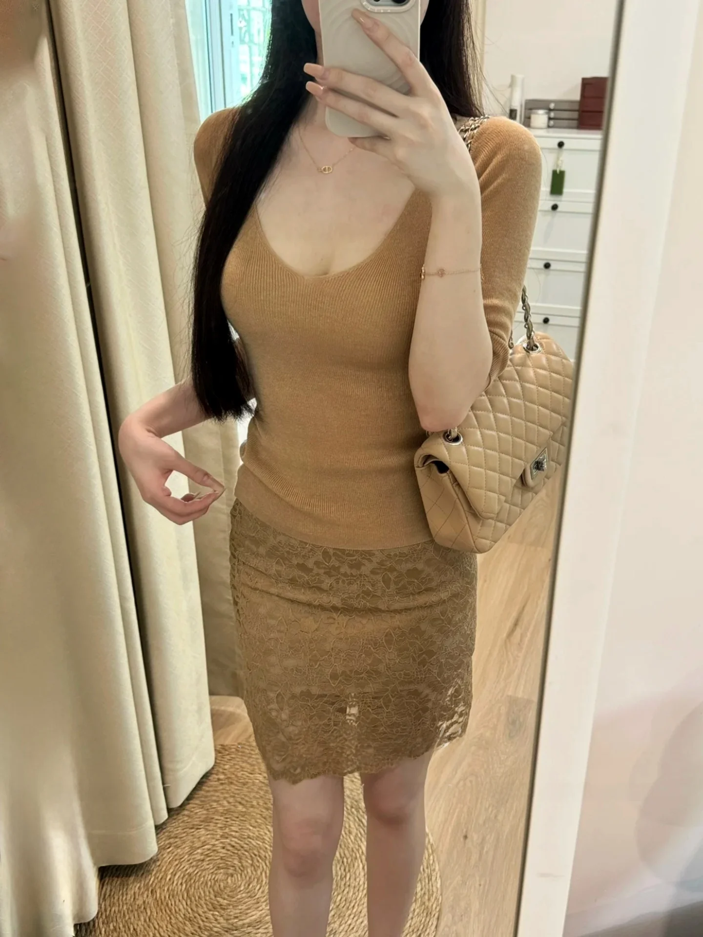 

Women's V-neck Mid-sleeve Knitted Sweater Slim Fit Waist-cinching Base Layer Shirt Top for Autumn Pure Desire Milk Tea Color