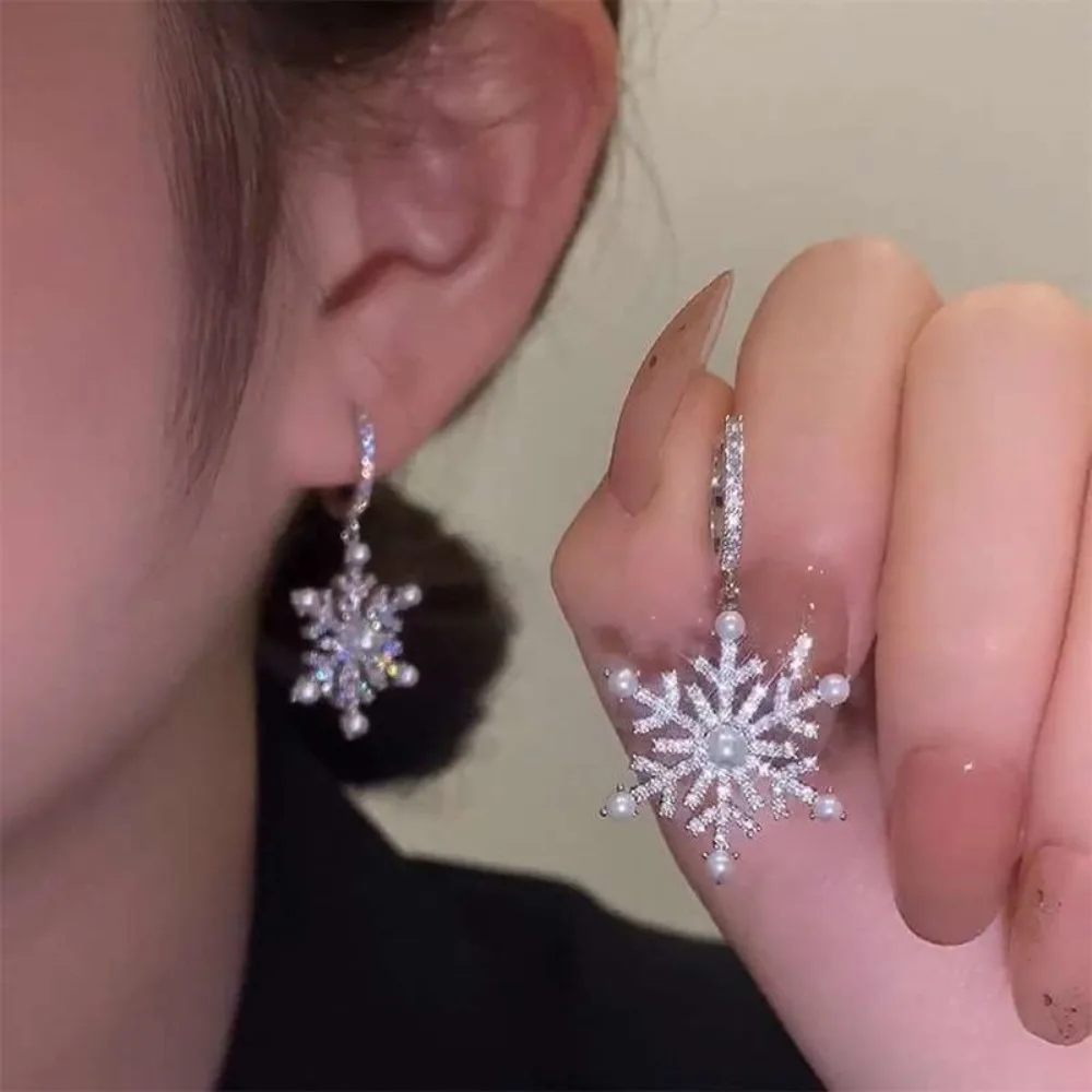 Shiny Crystal Snowflake Drop Earrings for Women Luxury Sparking Zircon Earring Christmas New Year Party Jewelry Accessories Gift