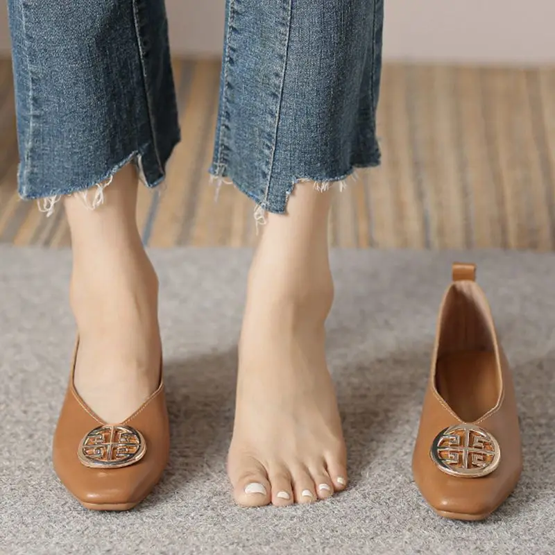 2025 Hot Sale Beach Shoes Women's Summer Casual Square Toe Flat Shoes Women's Elegant Low Heel Soft Bottom Shoes