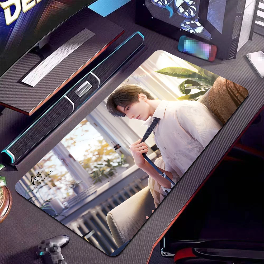 لوحة ماوس Game Love And Deepspace كبيرة مضادة للانزلاق بحواف مخيطة، حصيرة متينة للألعاب المكتبية والكمبيوتر المحمول ​   لوحة المفاتيح 900x400 ملم