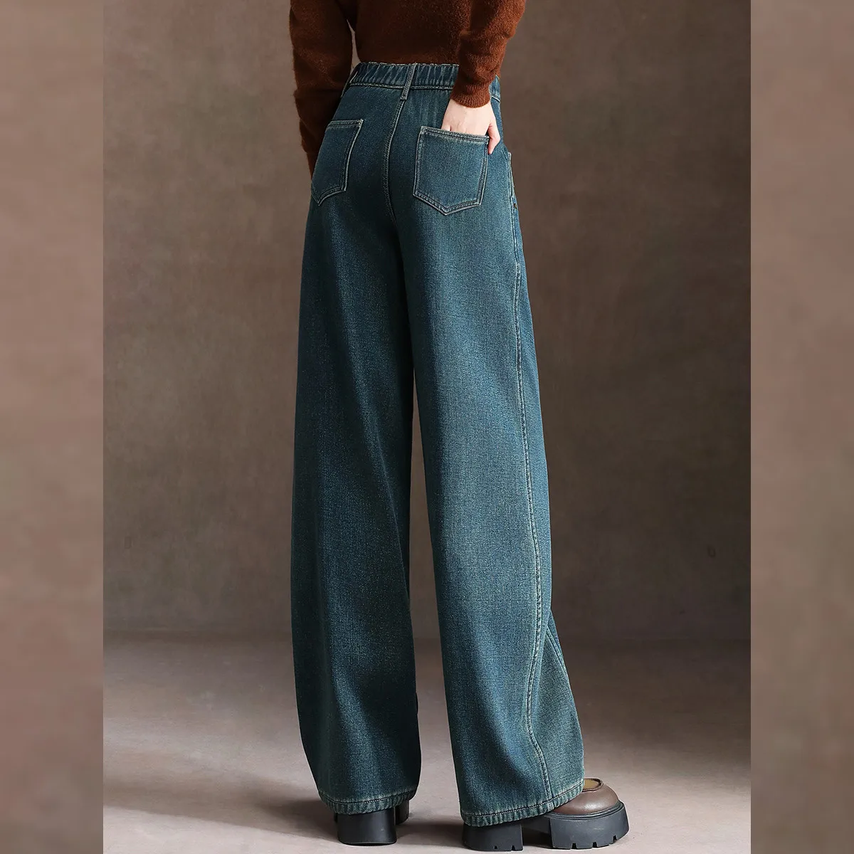 جينز LOUIS YAO من قماش الدنيم مبطن بالصوف سميك مستقيم الساق لخريف وشتاء 2025 جينز نسائي طويل فضفاض عالي الخصر من القطن