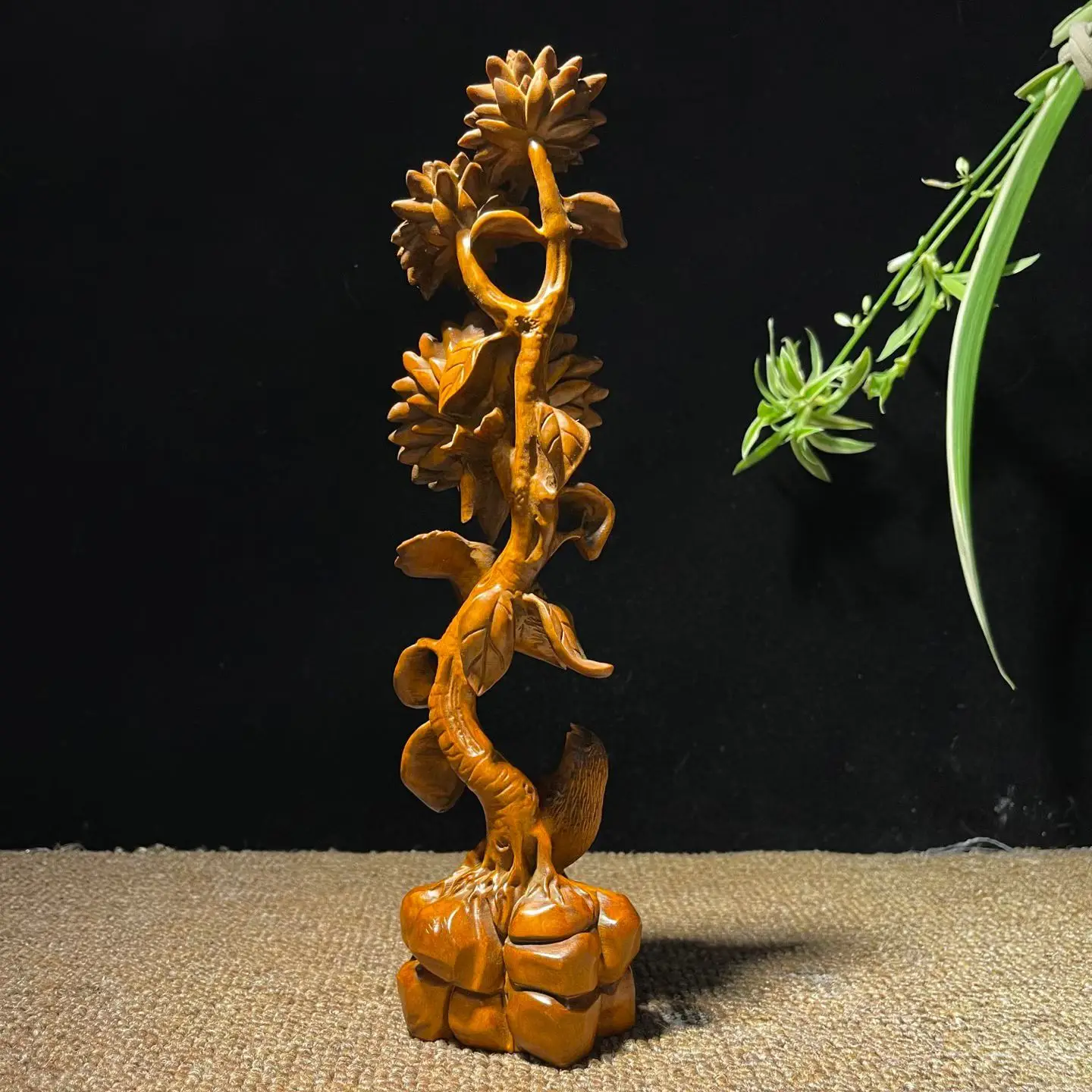 BY262 - 26 x 6 x 6.5 cm Boxwood Carved Figurine Statue : Birds and Flowers