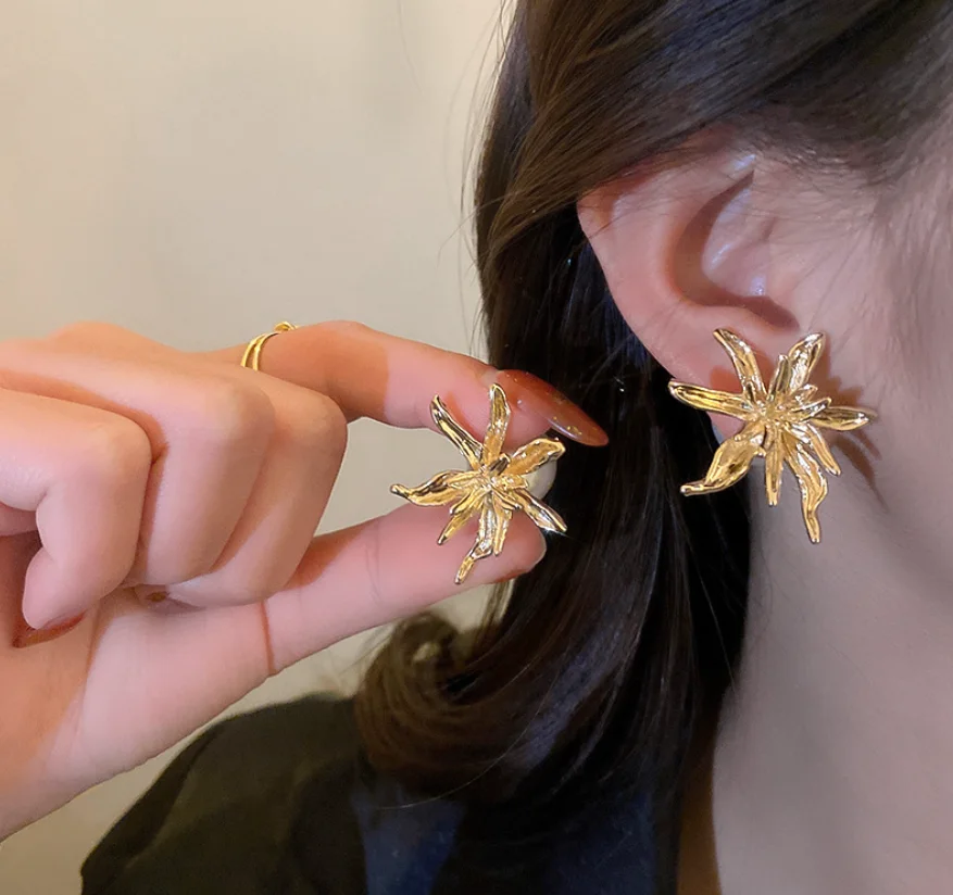 2022 new trend S925 silver needle alloy Pearl Flower retro simple Earrings for women Fashion Jewelry