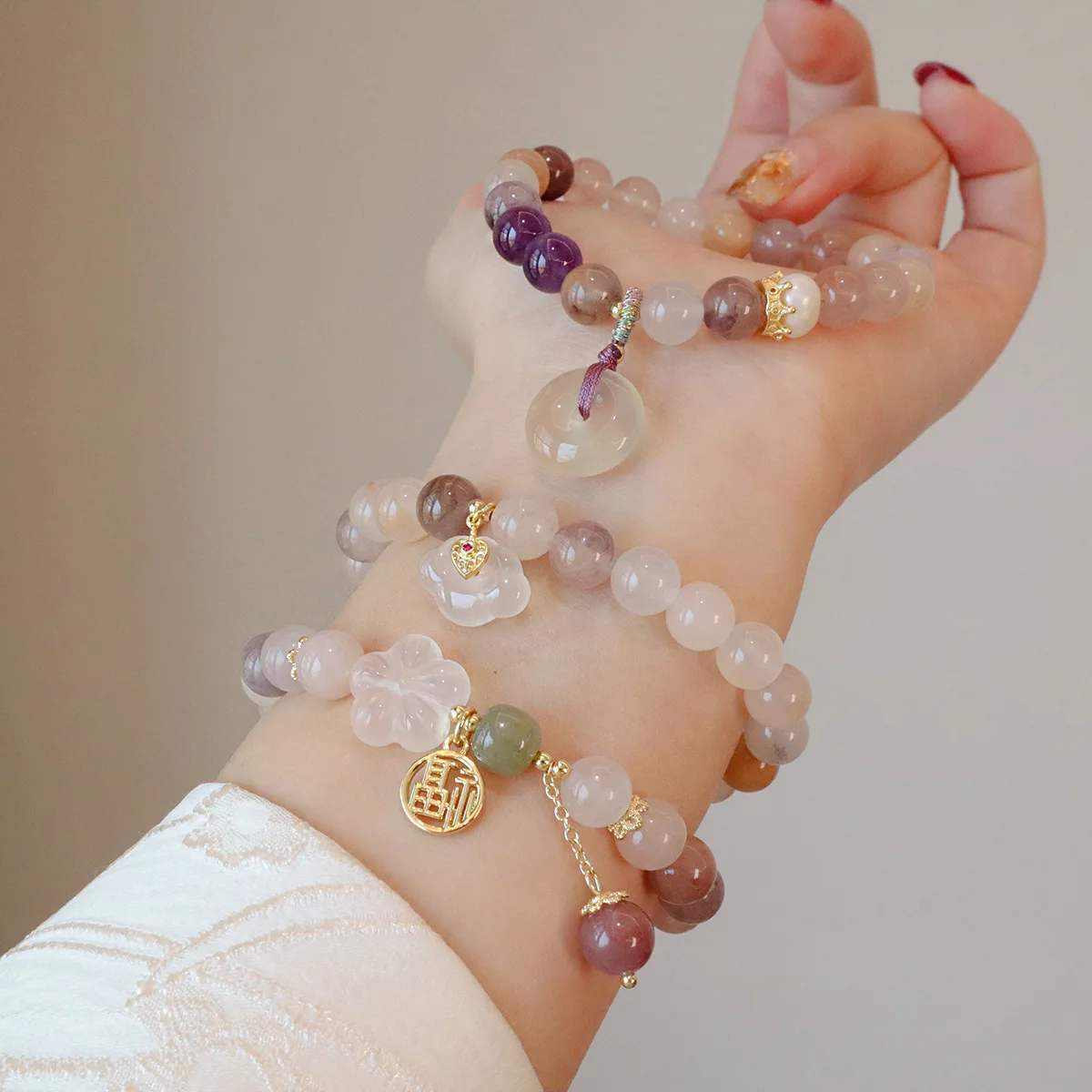 

Ruifan Lucky Blessing Chalcedony Charm 8mm Natural Amethyst Purple Quartzite Crystal Stone Beads Strand Bracelets for Women 1142