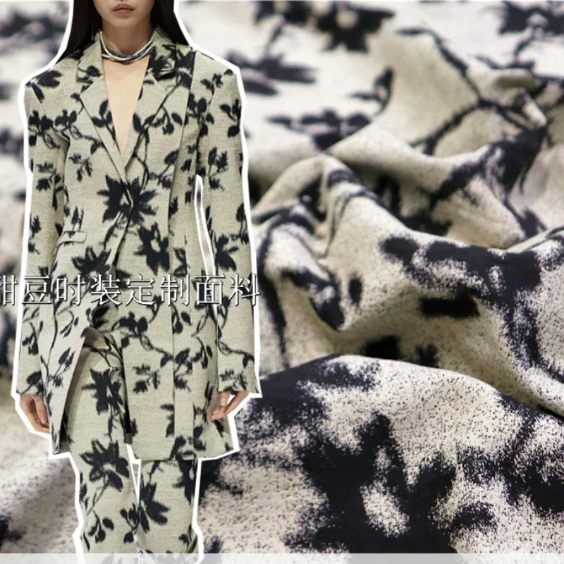 

Окрашенная в пряжу парчовая жаккардовая ткань Абрикосовый цветок Платье Костюм Пальто Одежда Европейский бренд Модный дизайн Швейная ткань на метр