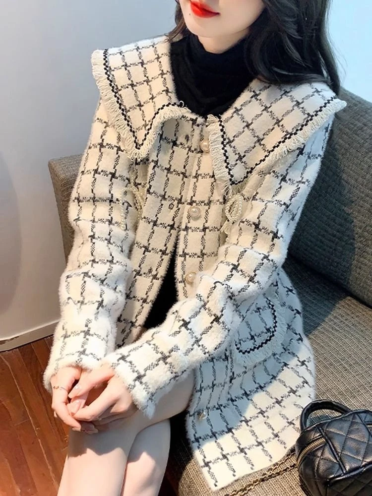 

2025 New Arrival Women's Long Slimming Woolen Coat with Doll Collar Perfect for Petite Figures