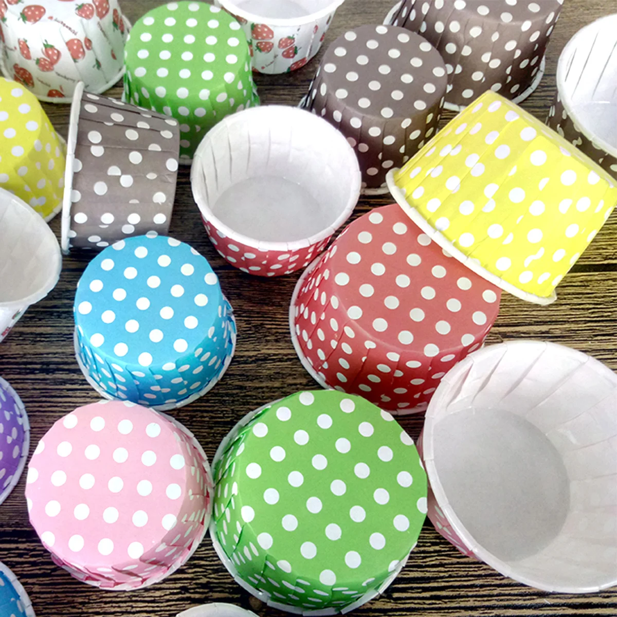 

100 pcs Heat Resistant Baking Cups 3.5 Inch Colorful Cupcake Liners For Wedding Birthday Party Dessert Snack Ice Cream Paper