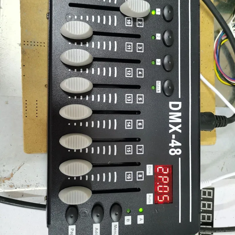 Mini DMX-48 Rechargeable Power-Free Par Light Speed Light DJ Portable Small Performance Light Digital Console DMX Controller