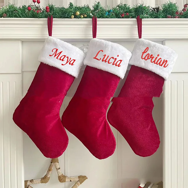 

Personalized and customized classic color scheme plush edge red plush cloth Christmas socks Christmas tree fireplace decoration