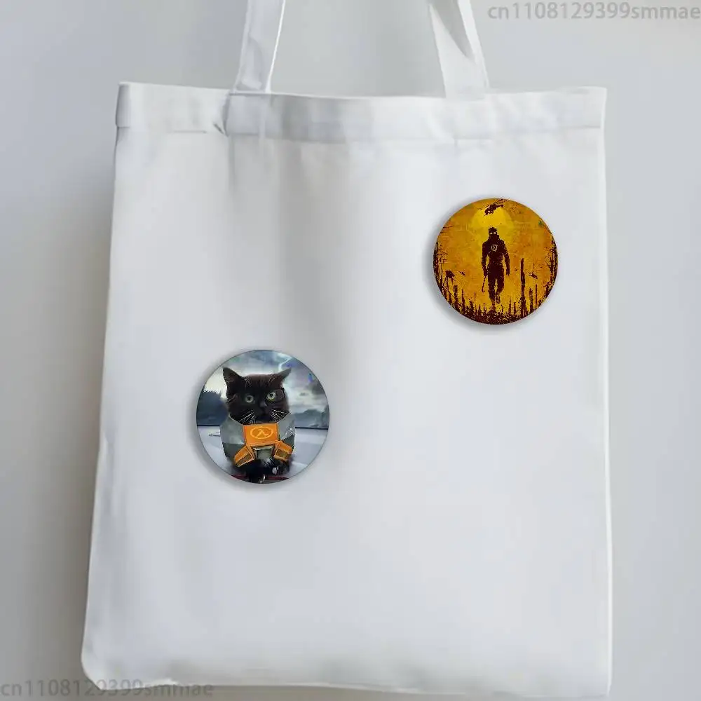 Half Life Barney Calhoun 58mm Round Cartoon Brooches Badge for Backpack Accessories Hat Decoration HD Print Handmade Gifts