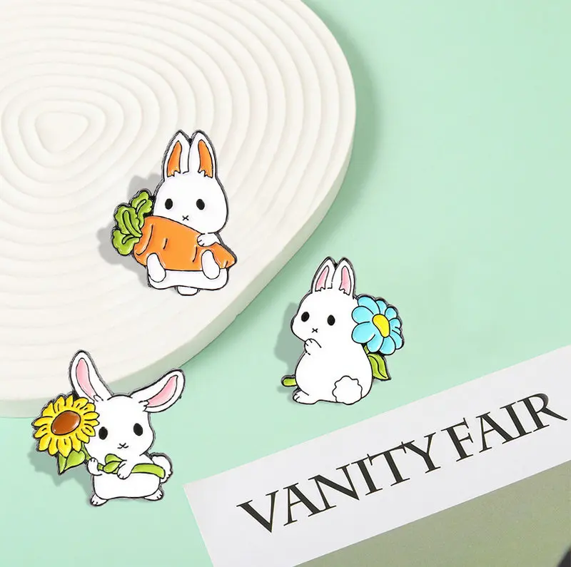 Pins Custom Cute Docile Animals Brooch Lapel Badge Bag Cartoon Jewelry Gift for Friends Big-eared Rabbit Enamel