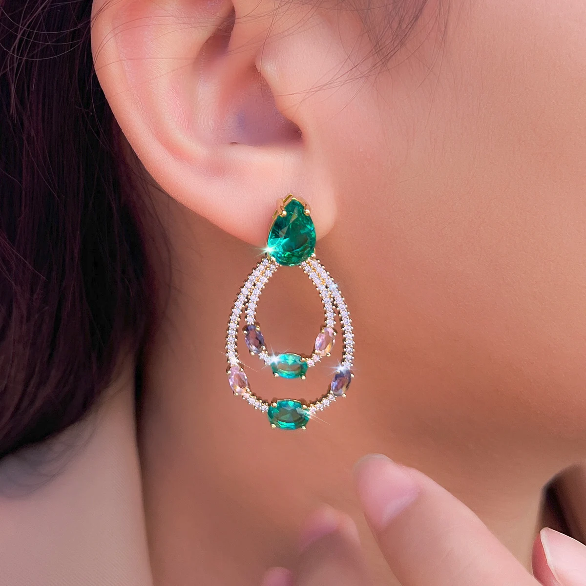 CWWZircons Wunderschöne Doppelkreis-Hängeohrringe mit hellblauem Zirkon CZ, trendiger Damenschmuck für Partys, Geschenke, Großhandel E0318 – Detail 4