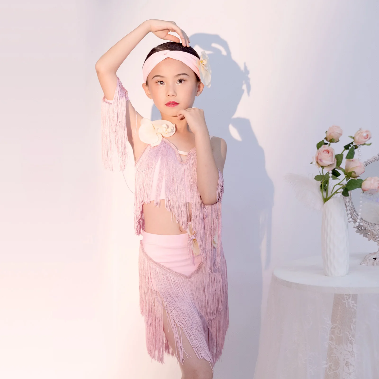 Nouveau rose glands vêtements de danse latine filles vêtements de compétition hauts à franges jupe Cha Cha Samba Rumba Costume de danse DNV23725