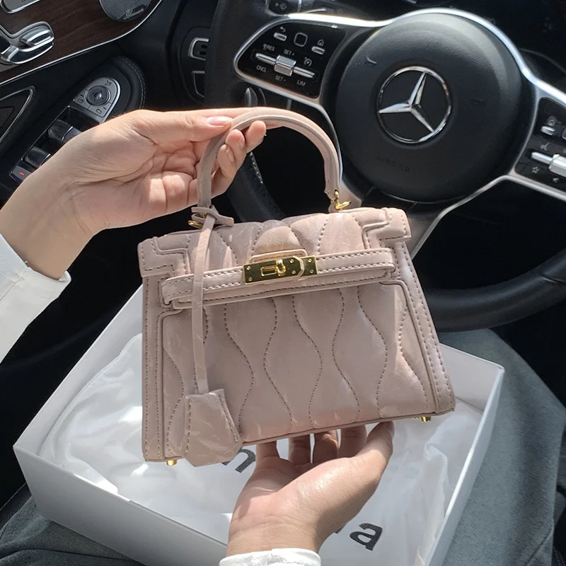 sac-bandouliere-tamatha-a-motif-ondule-design-classique-et-polyvalent-style-decontracte-en-cuir-pu-souple-petite-taille-accessoire-de-mode