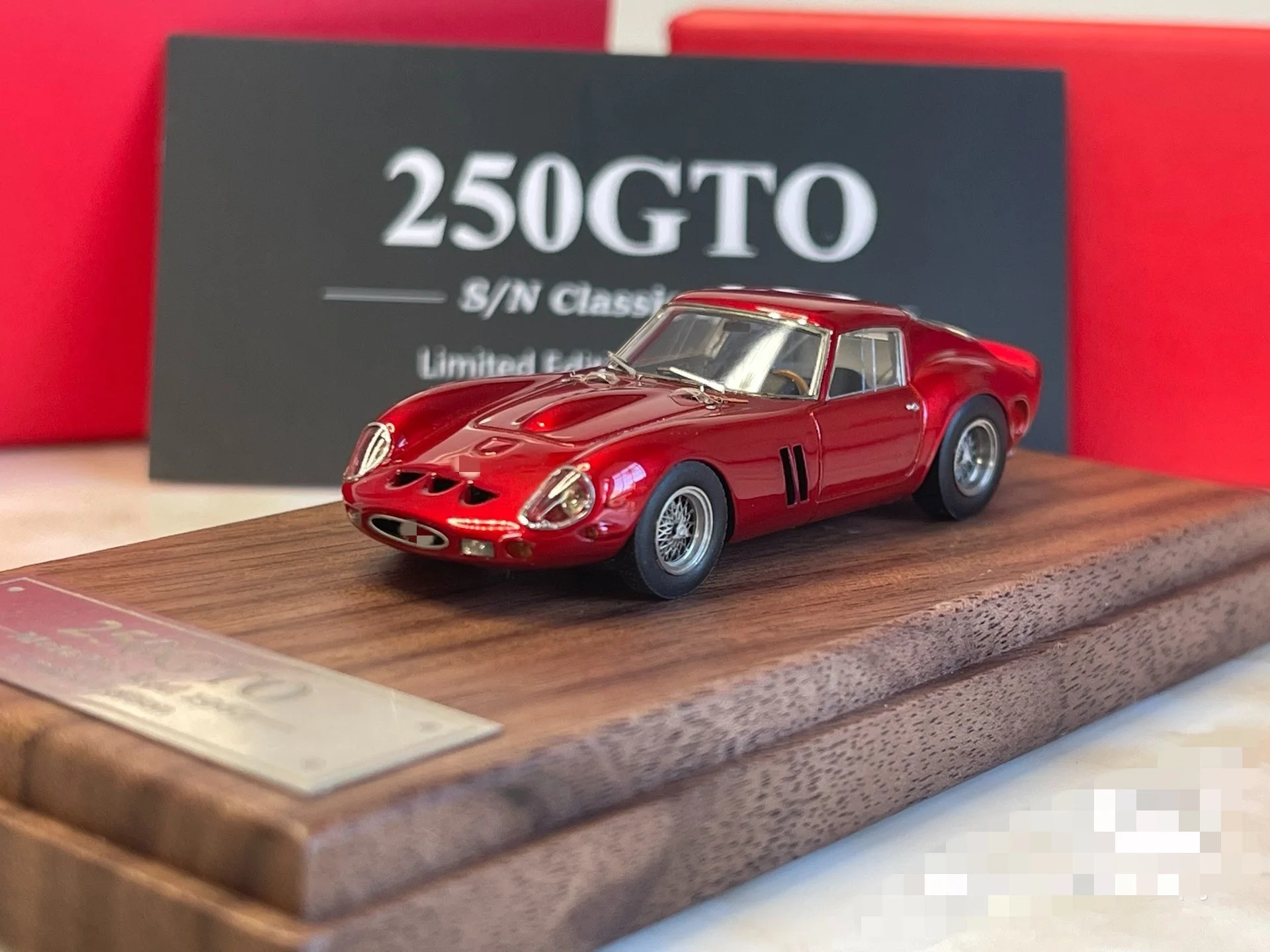 MY 1:64,250GTO Custom base Limited Edition Resin Car Model Toy Children's Gift ornament