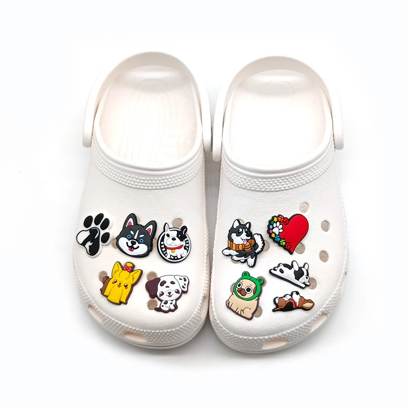 Verkoop 1 Stuks Schattige Hond Schoen Bedels Pin Voor Crocs Accessoires Klomp Diy Polsband Decoratie Kids Vrouwen Feest X-Mas Geschenken