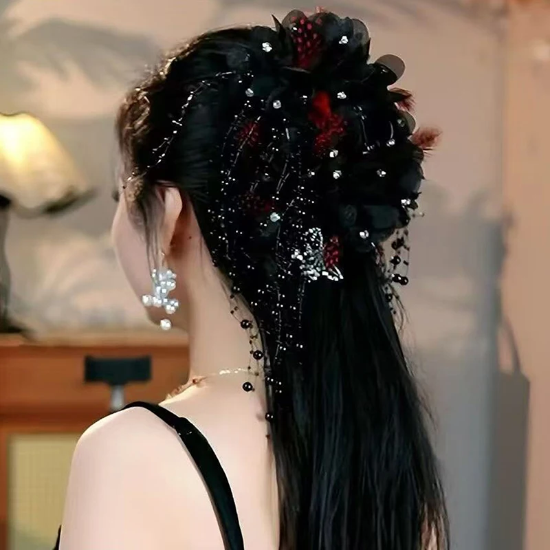 Pinza para el pelo con borla de perlas y flores de mariposa y plumas a la moda, accesorios para el cabello para tocado con cola de caballo de tiburón