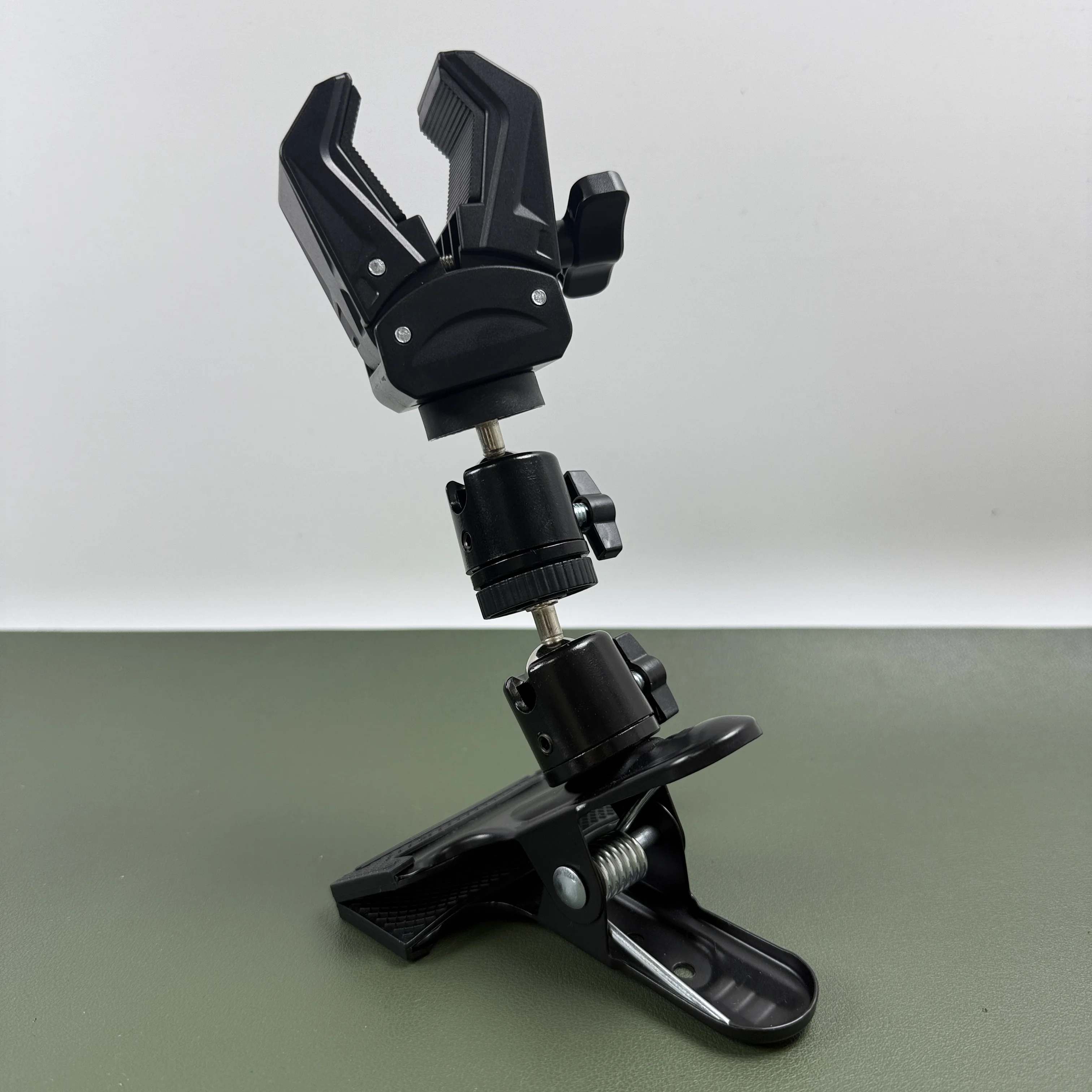 

Universal 360 Rotating Pan Tilt Adjustable Large Clamp for Desktop Circular Tube - Strong Support Clamp Suitable for Desktop