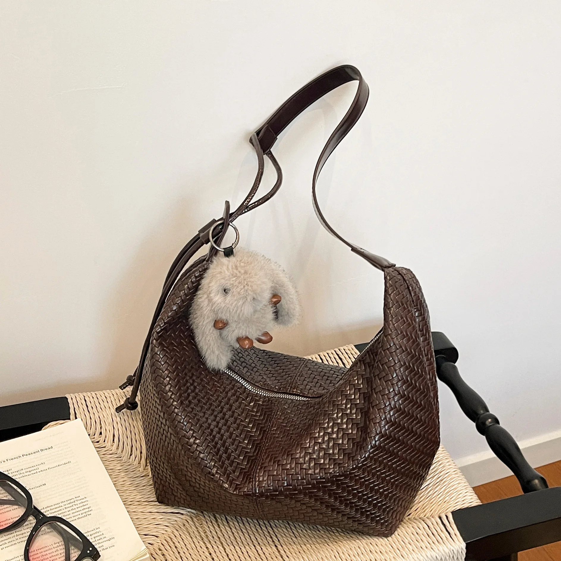 High Quality PU Half Moon Dumpling Bag Woven Pattern Shoulder Crossbody Bag Women Casual Commute Minimalist Underarm Tote Bag