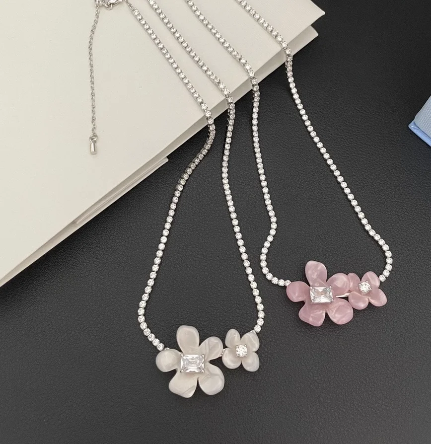 

Necklace Fashion Retro Light Luxury Temperament Flowers Jewelry Collier Femme Pendant Grandes De Mujer Moda Simple