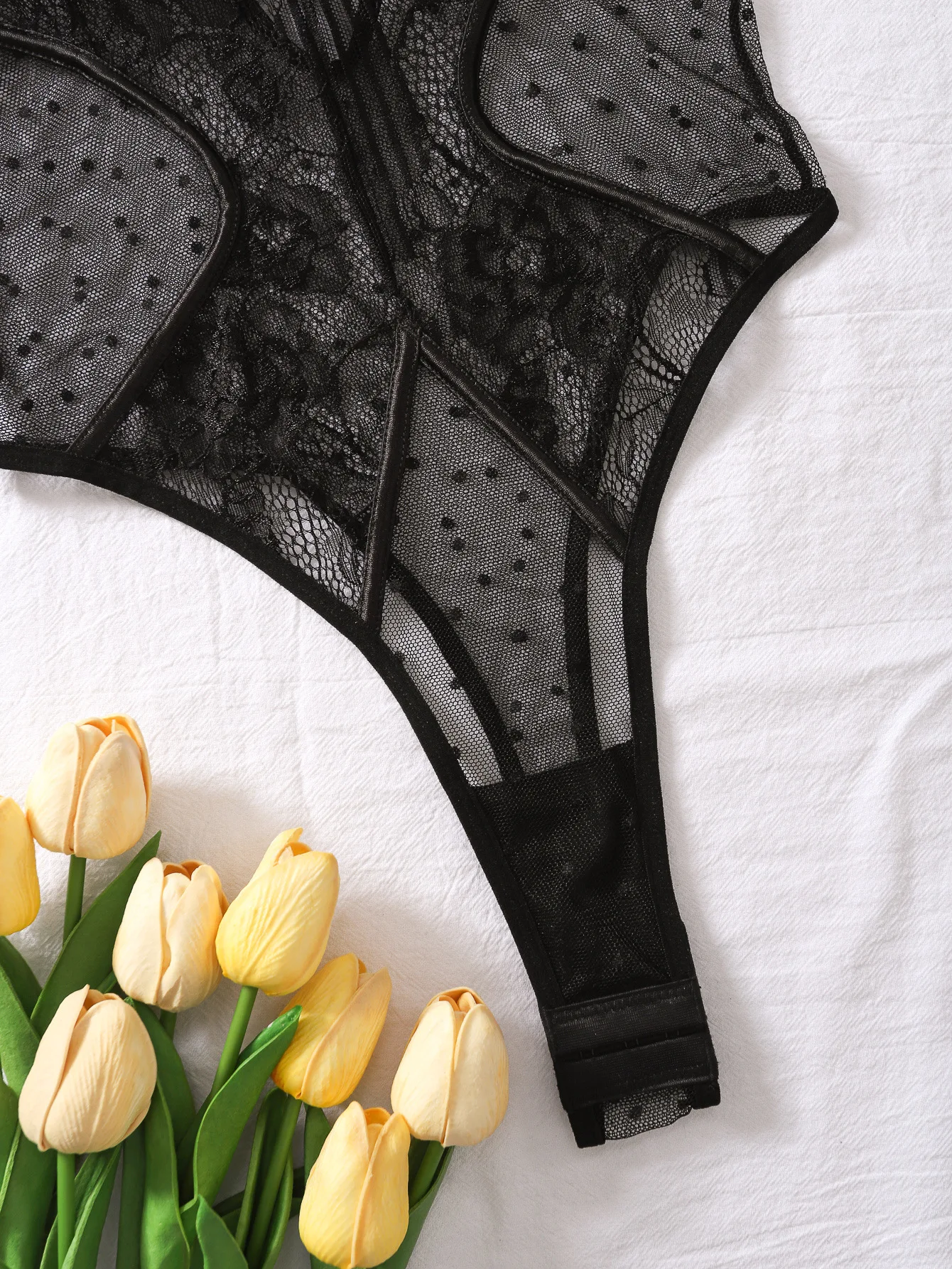 Body in pizzo nero da donna con scollo a V profondo, spalline incrociate sul retro, lingerie sexy in rete trasparente, pezzo unico per occasioni speciali, notte romantica