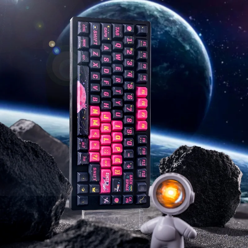 

Оригинальные заводские черно-розовые колпачки для клавиш «Space Fantasy» из ПБТ, пятисторонняя термосублимационная игровая механическая клавиатура, колпачки для клавиш