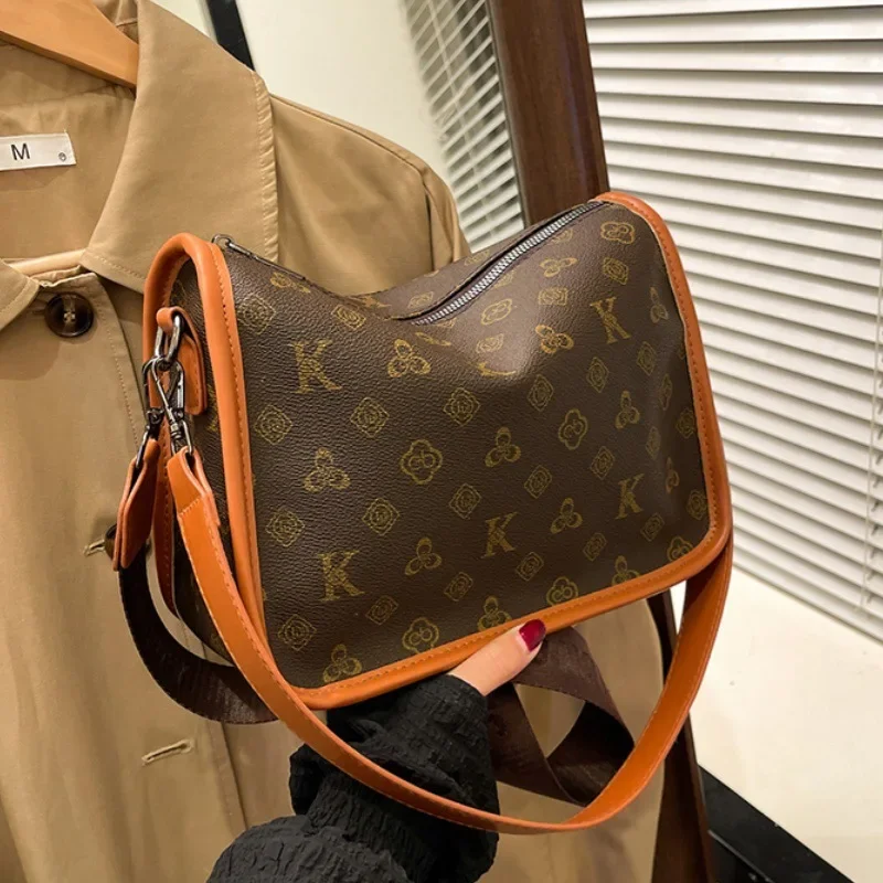 

2025 Новая ретро-сумка подмышки — женская сумка через плечо с широким ремешком, просторная и стильная сумка через плечо с винтажным очарованием, элегантная