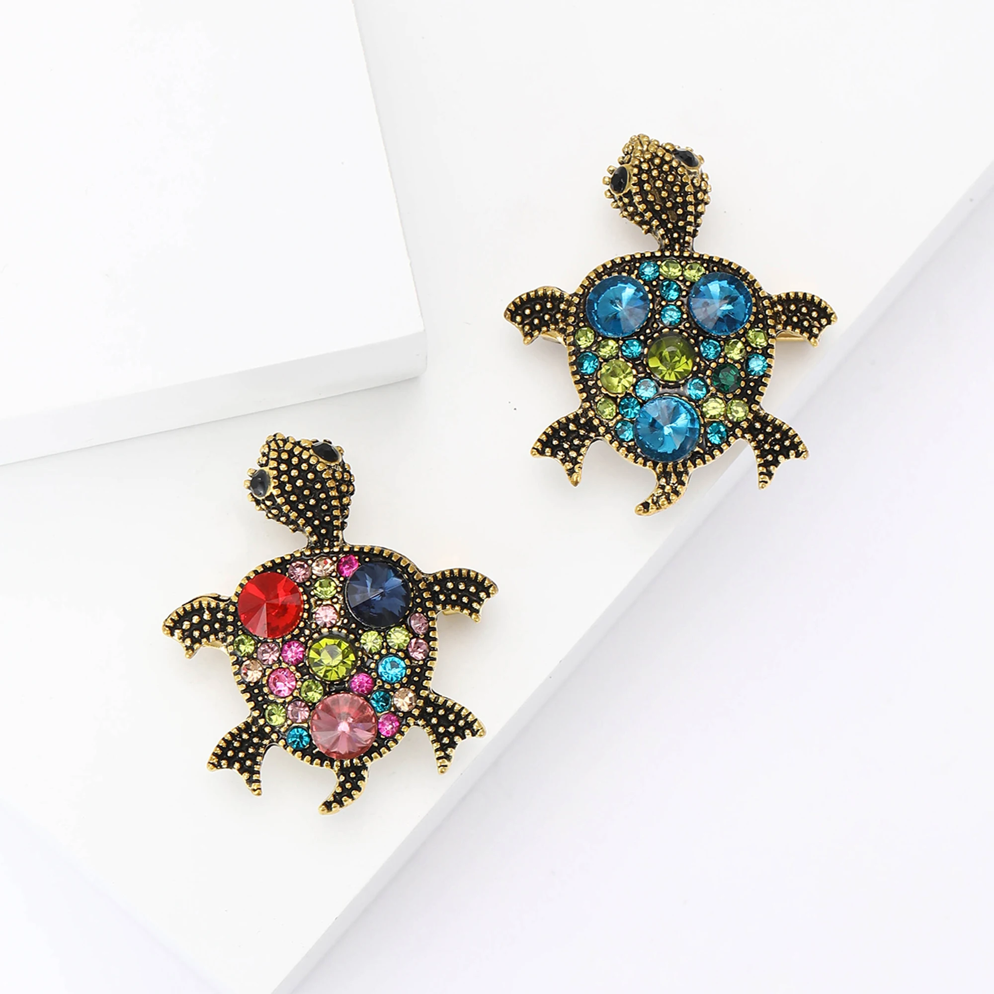 Shiny Rhinestone Turtle Brooches for Women Unisex Animal Pins Multi-color Available Casual Party Accessories Gifts