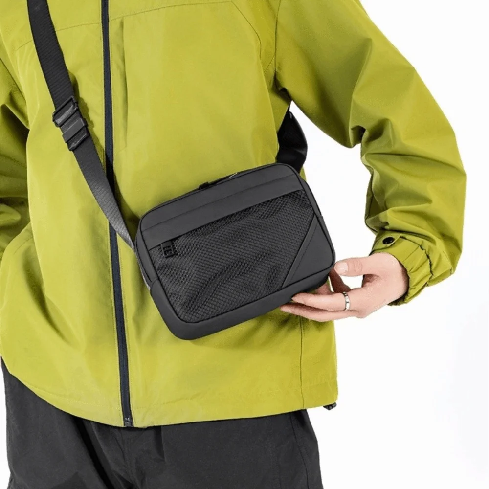 

Мужская сумка через плечо на молнии, квадратная однотонная спортивная сумка через плечо, большая вместительная сумка через плечо в корейском стиле, сумка через плечо из ткани Оксфорд, уличная одежда